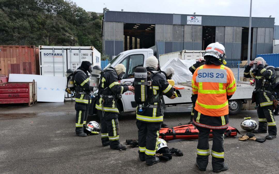 Exercices incendies et secours à la personne au port de Concarneau