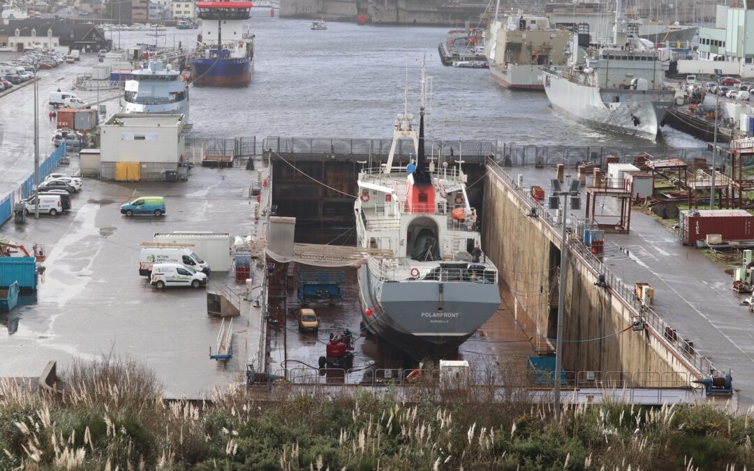 Polarfront est de retour au port de Concarneau pour moderniser sa propulsion 