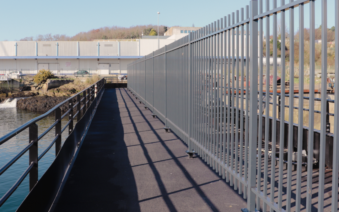 Ouverture du passage sur la nouvelle porte de la cale sèche de Concarneau