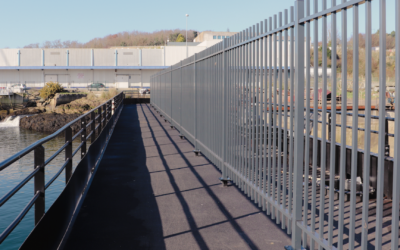 Ouverture du passage sur la nouvelle porte de la cale sèche de Concarneau