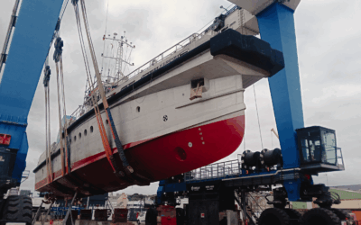 Le Jif Surveyor au Port de Concarneau CRN : un chantier innovant grâce à la robotisation du décapage