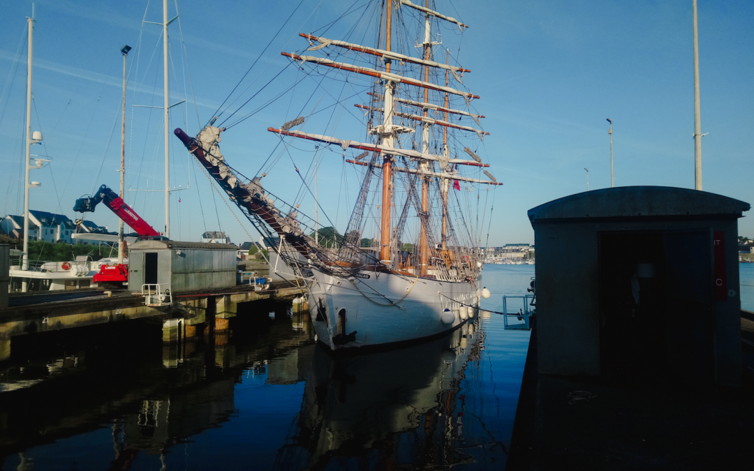 Accueil de vieux gréements et yachts classiques au Port de Concarneau, Construction et Réparation Navales